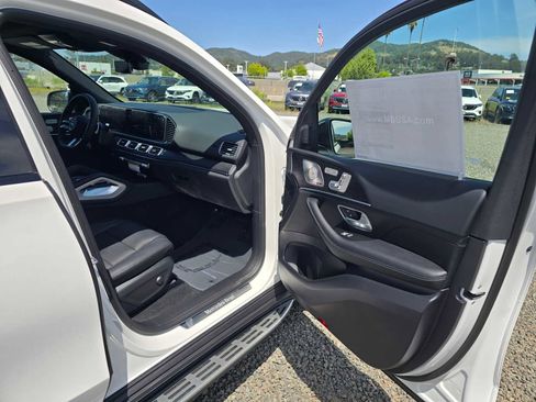 New 2026 Mercedes-Benz GLS 450 4MATIC image 12