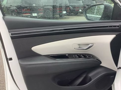 Used 2024 Hyundai Tucson Limited AWD/4WD image 16