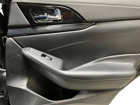 Used 2023 Nissan Maxima Platinum image 16