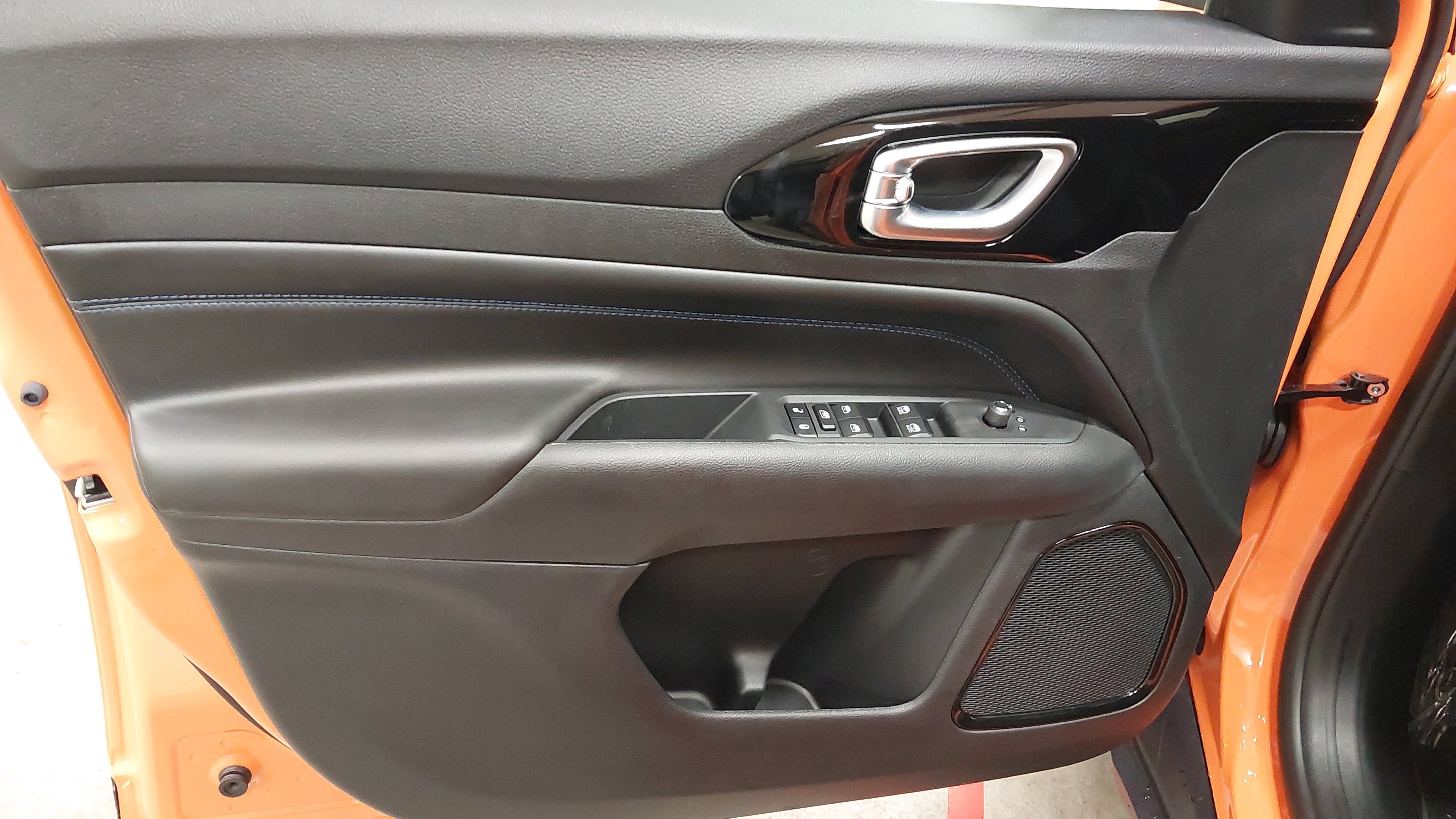 New 2026 Jeep Compass Latitude AWD/4WD image 24