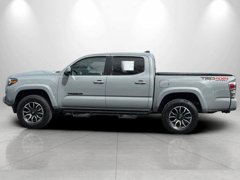 Used 2020 Toyota Tacoma TRD Sport w/ TRD Premium Sport Package image 5