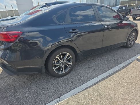 Used 2024 Kia Forte LXS FWD image 3