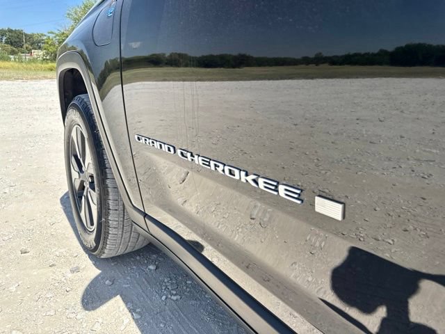 Used 2023 Jeep Grand Cherokee 4WD 4xe image 10