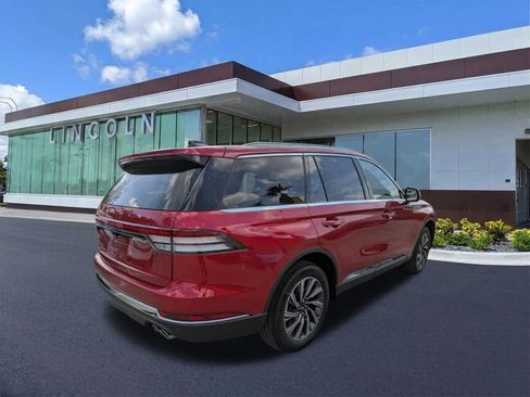 New 2026 Lincoln Aviator AWD image 2
