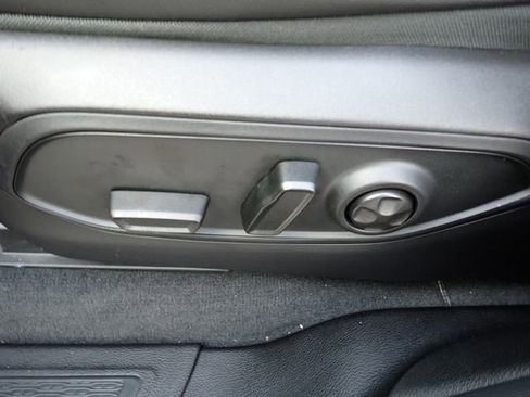New 2025 Jeep Grand Cherokee Altitude AWD/4WD image 16