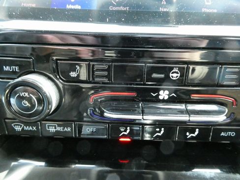 Used 2022 Jeep Grand Cherokee L Limited image 32