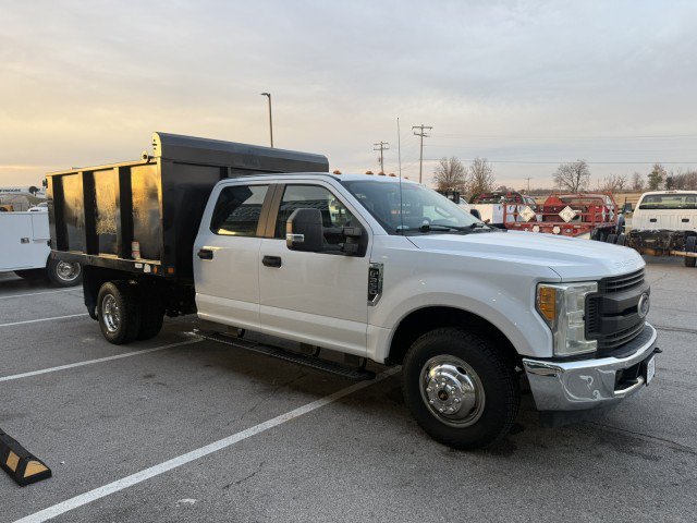 Used 2017 Ford F350 XL w/ Power Equipment Group RWD image 4
