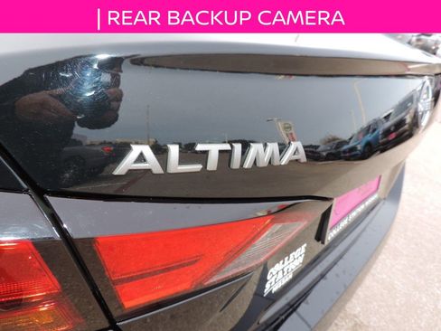 Used 2025 Nissan Altima 2.5 S image 11