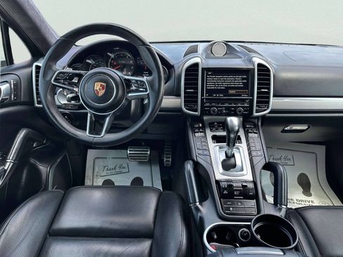 Used 2015 Porsche Cayenne Turbo AWD/4WD image 18