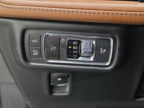 Used 2022 Lincoln Nautilus Reserve AWD/4WD image 23
