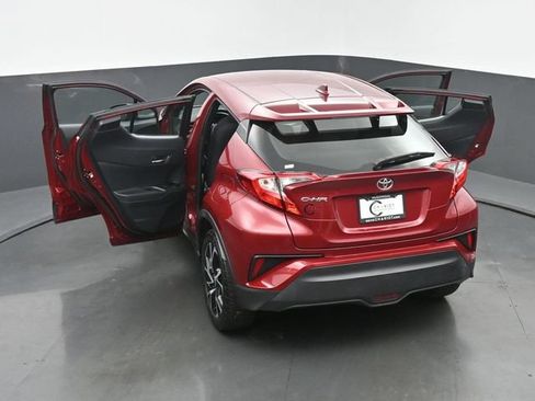 Used 2018 Toyota C-HR XLE FWD image 60