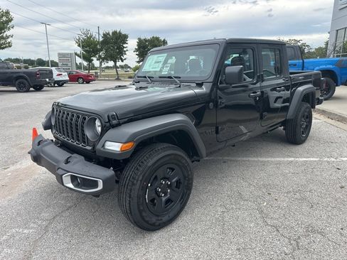 New 2025 Jeep Gladiator Sport image 12