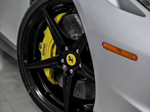 Used 2010 Ferrari 458 Italia image 4