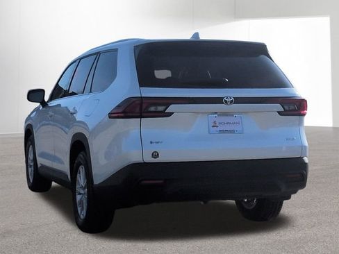 Certified 2026 Toyota Grand Highlander XLE image 8