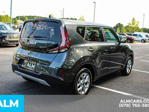 Used 2025 Kia Soul LX w/ LX Technology Package FWD image 5