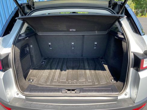 Used 2019 Land Rover Range Rover Evoque SE image 34