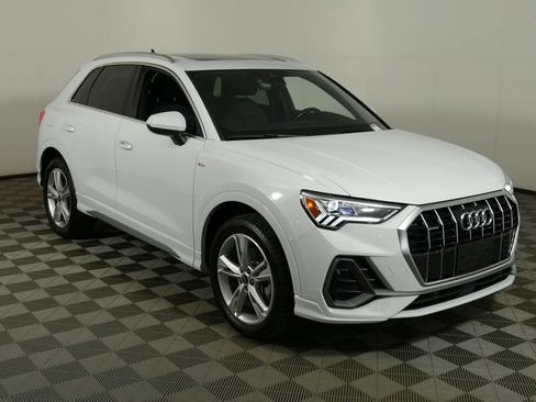 Used 2023 Audi Q3 2.0T Premium Plus w/ Premium Plus Package AWD/4WD image 1