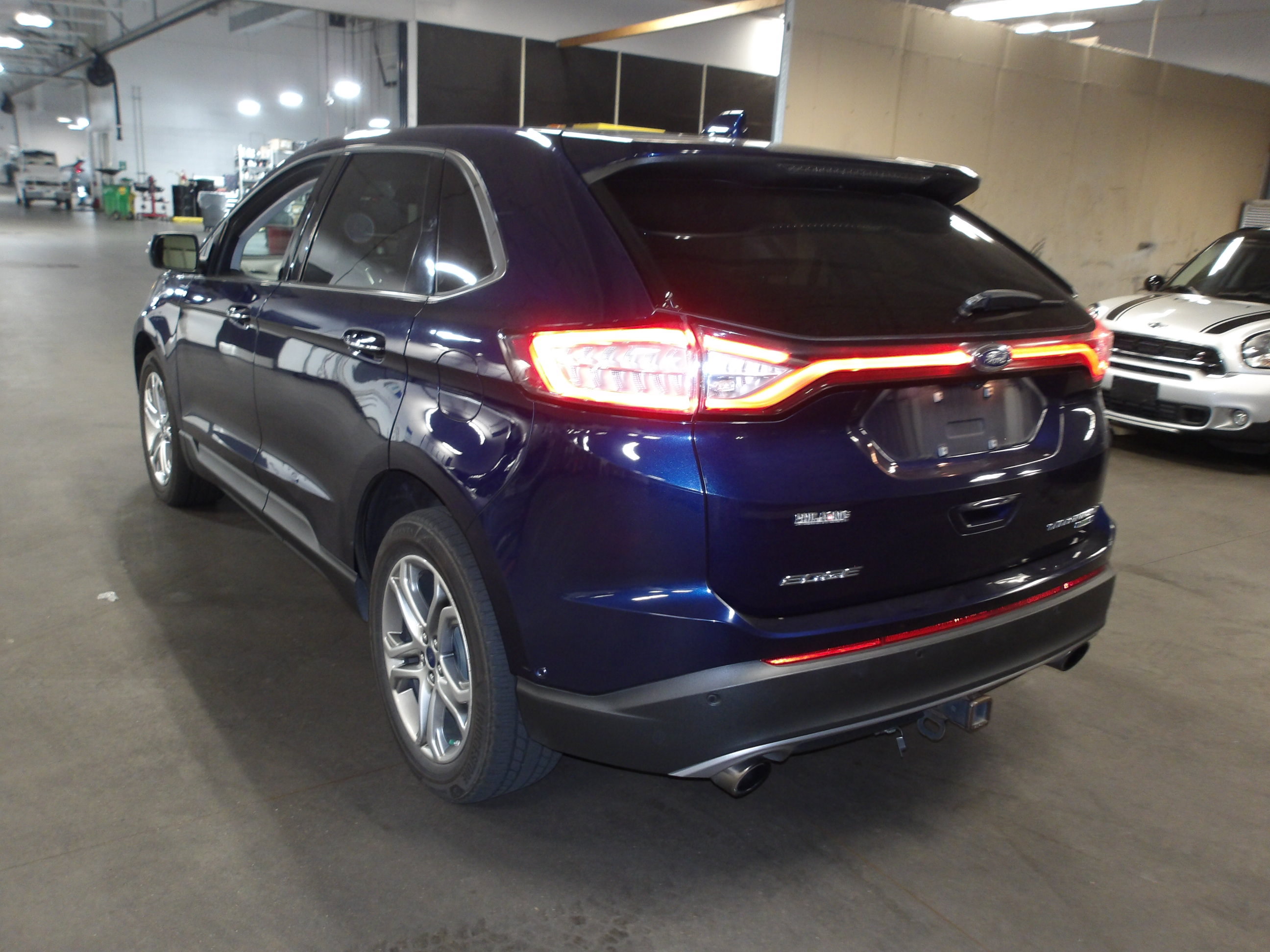 Used 2016 Ford Edge Titanium w/ Equipment Group 302A AWD/4WD image 3