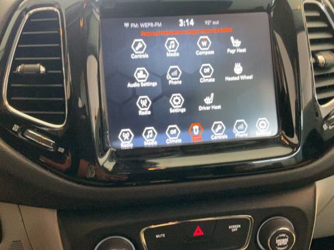 Used 2018 Jeep Compass Limited AWD/4WD image 16