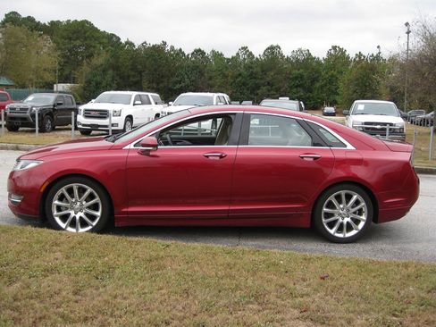 Used 2016 Lincoln MKZ Hybrid With Sunroof w/ Equipment Group 600A Reserve image 4