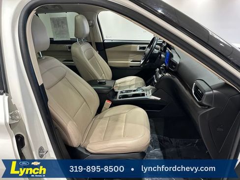 Used 2022 Ford Explorer Limited w/ Equipment Group 301A AWD/4WD image 8