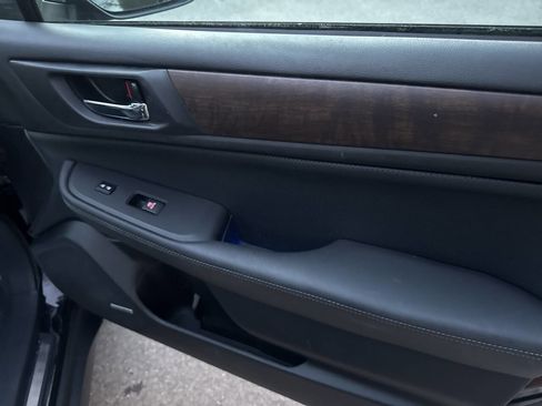 Used 2017 Subaru Outback 3.6R Limited AWD/4WD image 20