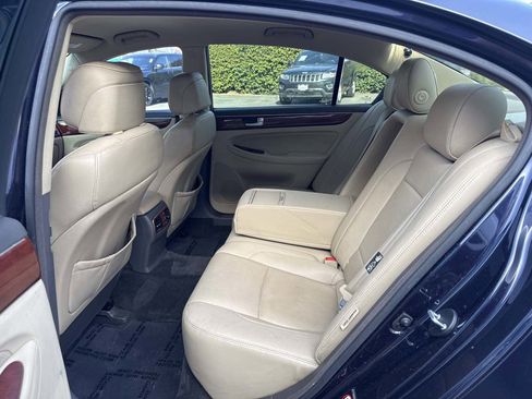 Used 2012 Hyundai Genesis 3.8 RWD image 11