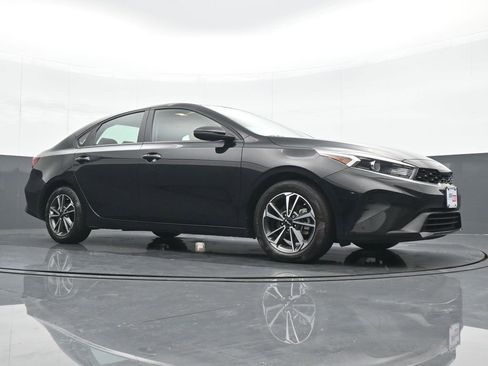 Used 2024 Kia Forte LXS w/ LXS Technology Package image 23