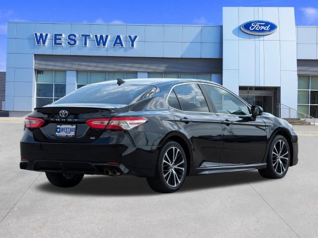 Used 2020 Toyota Camry SE FWD image 3