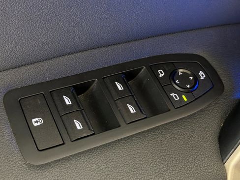 Certified 2023 BMW iX xDrive50 w/ Convenience Package image 14