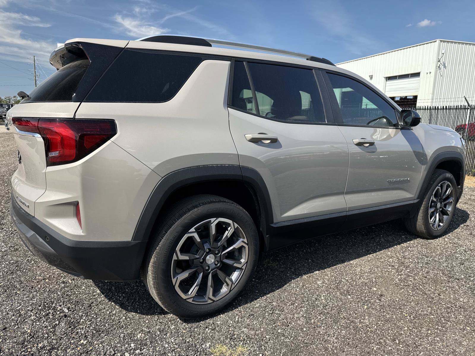 New 2027 GMC Terrain Elevation w/ Elevation Premium Package FWD image 3