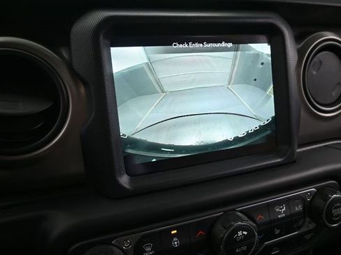 Used 2021 Jeep Wrangler Unlimited Willys image 35