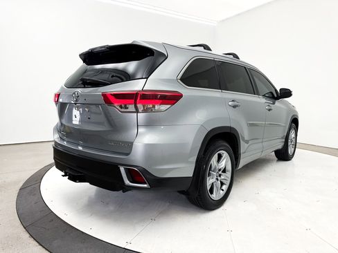 Used 2018 Toyota Highlander Limited AWD/4WD image 17