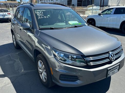 Used 2015 Volkswagen Tiguan S image 2