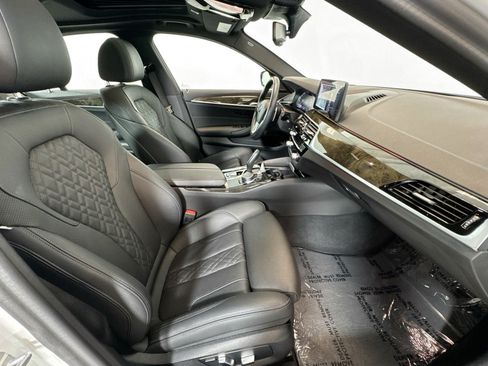Used 2023 BMW 540i w/ Premium Package RWD image 27