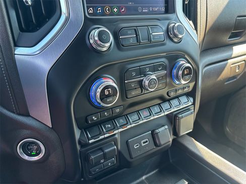 Used 2020 GMC Sierra 1500 SLT image 18