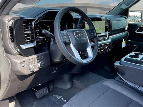 New 2026 GMC Sierra 1500 Elevation image 7