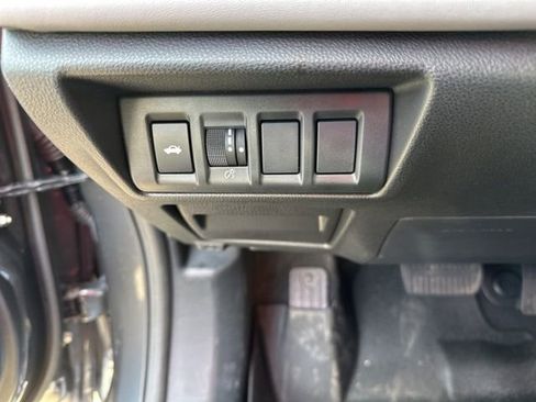 Certified 2025 Subaru Legacy Limited image 18