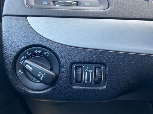 Used 2017 Dodge Grand Caravan GT image 30