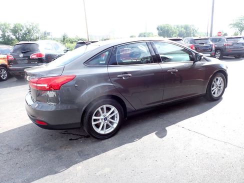 Used 2017 Ford Focus SE FWD image 6