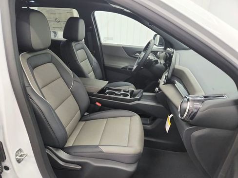 New 2026 Chevrolet Equinox LT image 32