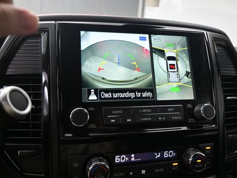 Used 2021 Nissan Titan PRO-4X w/ Pro-4x Convenience Package image 13