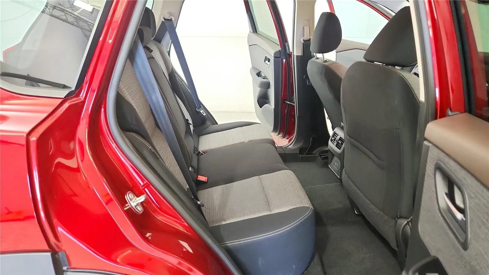 Used 2023 Nissan Rogue SV AWD/4WD image 30