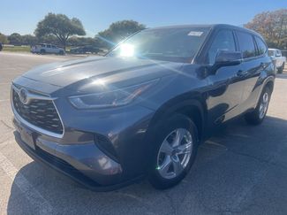 Used 2021 Toyota Highlander L video 1