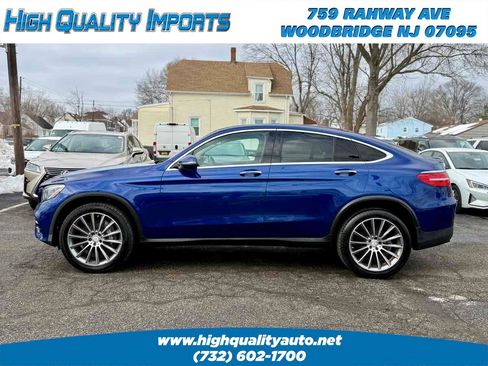 Used 2017 Mercedes-Benz GLC 300 4MATIC Coupe image 4