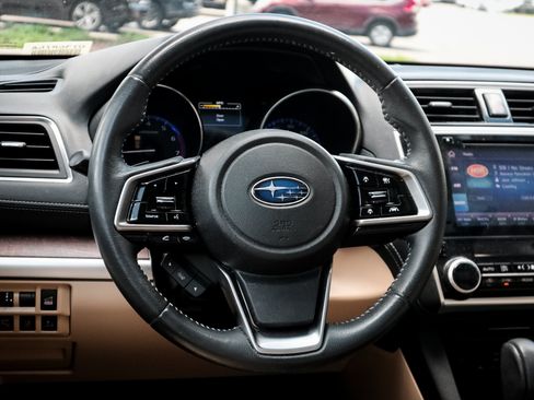 Used 2019 Subaru Outback 2.5i Limited AWD/4WD image 6