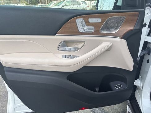 Used 2022 Mercedes-Benz GLE 350 4MATIC w/ Premium Package image 46