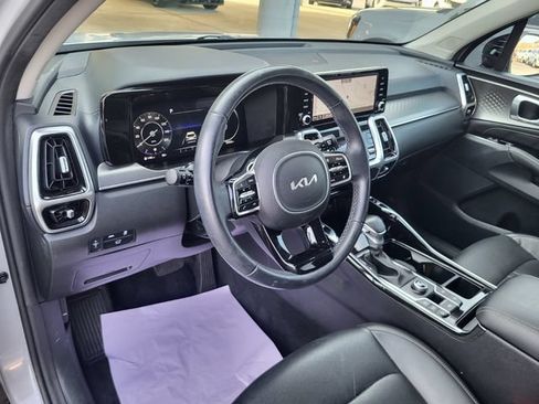 Certified 2023 Kia Sorento SX FWD image 10