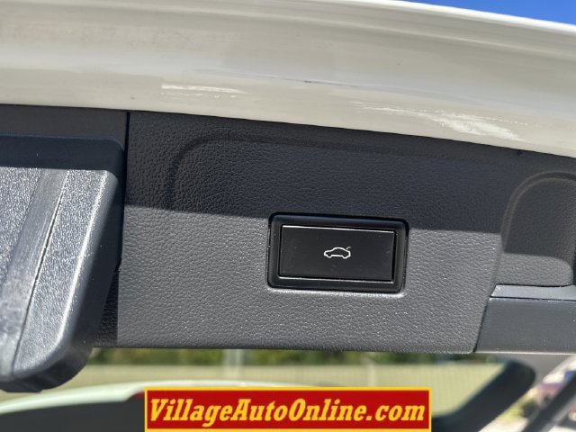 Used 2018 Volkswagen Atlas SEL AWD/4WD image 38
