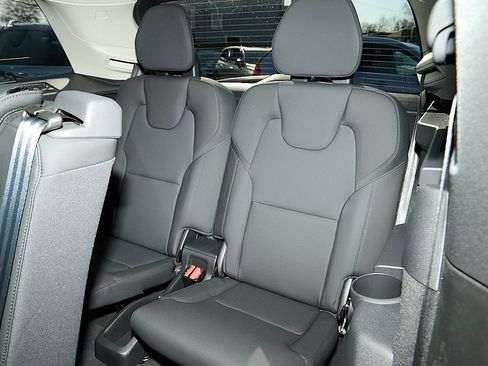 New 2026 Volvo XC90 B6 Plus w/ Protection Package Premier image 23